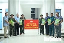 Bộ CHQS tỉnh Bắc Ninh trao 5 tấn gạo hỗ trợ nhân dân khắc phục hậu quả mưa lũ